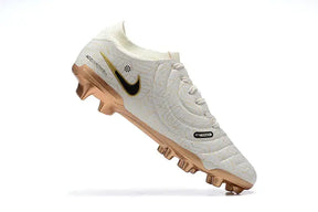 Chuteira Nike Tiempo Legend 10 FG - Pack United em design exclusivo e couro premium para controle e precisão.