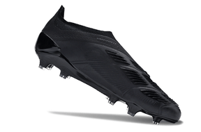 Chuteira Adidas Predator Elite Laceless FG - Preta em design inovador e elegante, ideal para desempenho em campo.