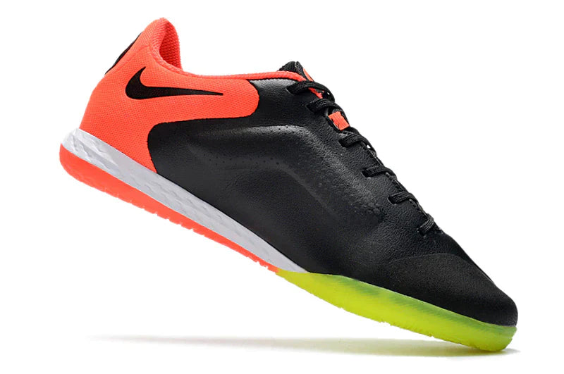 Chuteira Futsal Nike Tiempo Legend 9 Elite IC em destaque, ideal para desempenho em quadras.