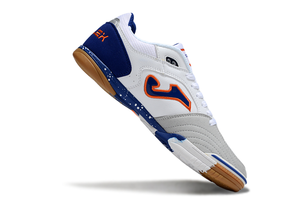 Chuteira Futsal Joma Top Flex Rebound IC Branca e Azul, modelo moderno para jogadores de futsal.