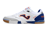 Chuteira Futsal Joma Top Flex Rebound IC Branca e Azul, design moderno e vibrante para desempenho superior.