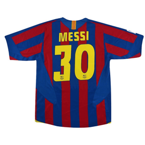 Camisa Barcelona Home 2006 Uefa Retro com o nome e número de Messi, estilo clássico em azul e vermelho.