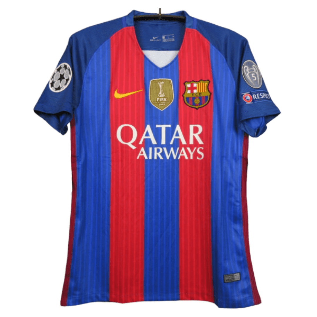 Camisa Barcelona home 16/17 Retro, modelo com detalhes da UEFA e patrocinador Qatar Airways.