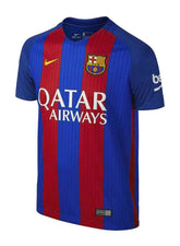 Camisa Barcelona Retro 16/17 do Olympico, estilizada nas cores azul e vermelho, com logo e patrocinador Qatar Airways.