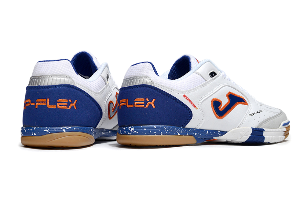 Chuteira Futsal Joma Top Flex Rebound IC Branca e Azul com detalhes em laranja, ideal para desempenho na quadra.