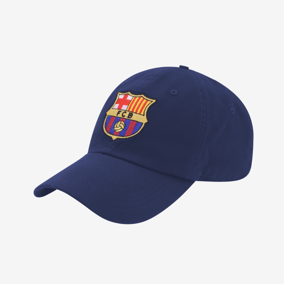 Boné Barcelona azul marinho com logo do FCB, disponível na Olympic Store. Acesse já!