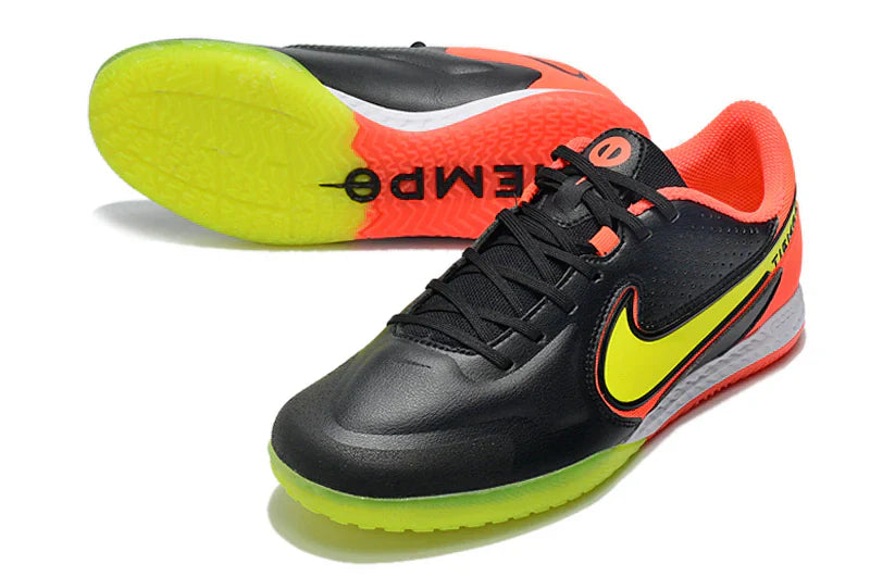 Chuteira Futsal Nike Tiempo Legend 9 Elite IC com detalhes em preto e neon, ideal para desempenho em quadras.