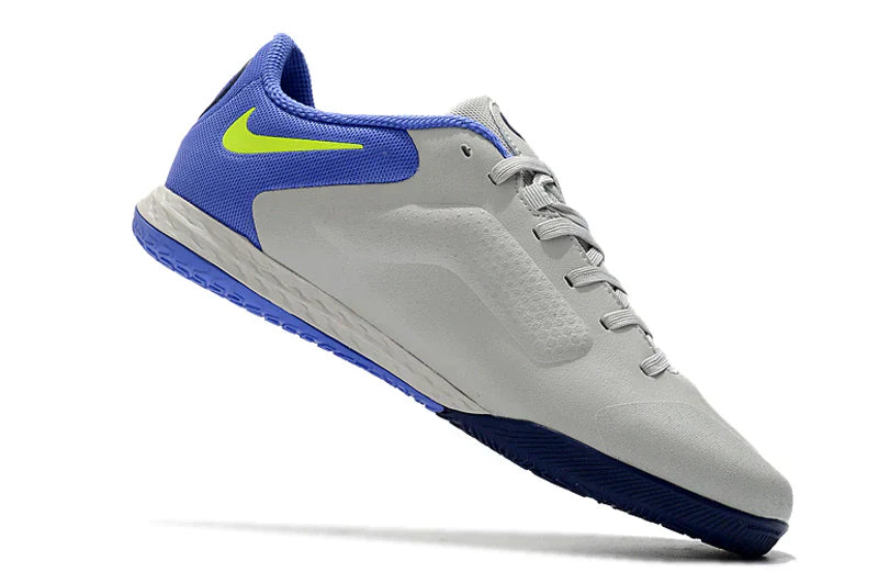 Chuteira Futsal Nike Tiempo Legend 9 Elite IC com design moderno e solado ideal para quadras esportivas.
