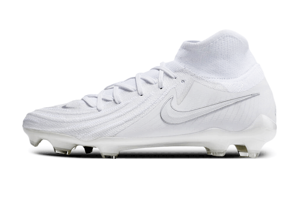 Chuteira Nike Phantom Luna II FG Branca lado esquerdo, mostrando detalhes em design branco e logo Nike prata.