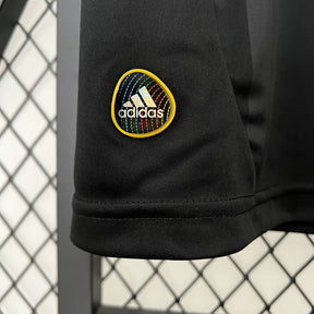 Camisola Alemanha Away 2010 Retro com logotipo da Adidas em destaque