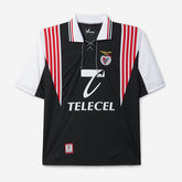 Camisola Benfica Retro 2004/05, camiseta com detalhes em vermelho e branco, estilo clássico e logo do time.