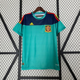 Camisola Espanha GK 2010 Retro em tom verde com detalhes em azul e vermelho, ideal para fãs de futebol.