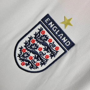 Emblema da Camisola Inglaterra home 2005 Retro com escudo e estrela.