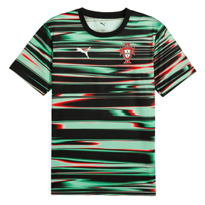 Camisola Portugal pré-jogo 25/26 com design moderno e cores vibrantes, disponível na OLYMPIC STORE.