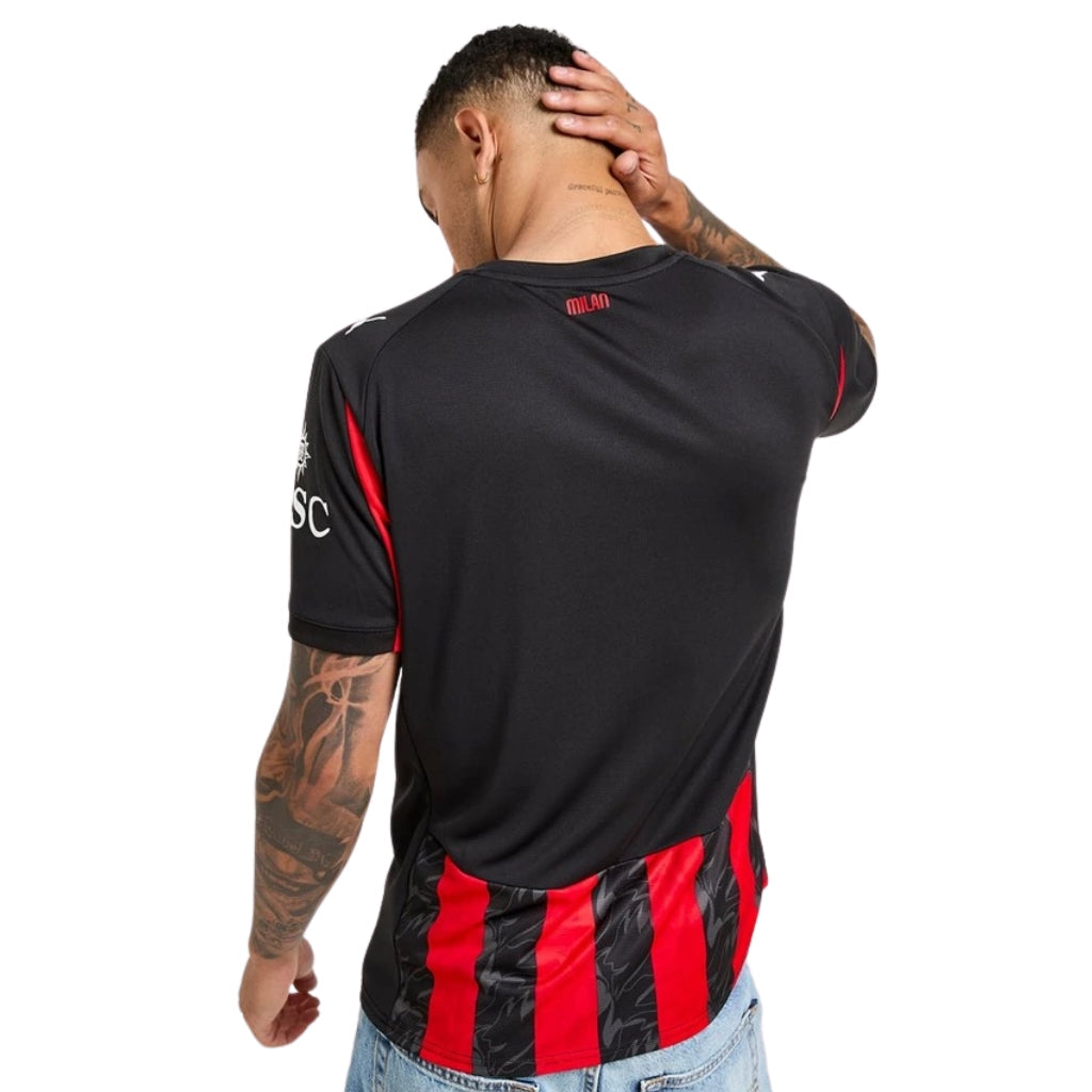 Camisola AC Milan Home 2025/26 vista traseira com detalhes em vermelho e preto.
