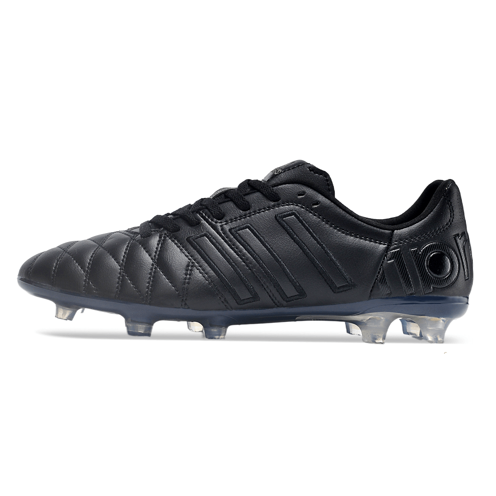 Chuteira Adidas AdiPure 11 Pro FG Blackout em preto com detalhes em relevo e solado transparente.