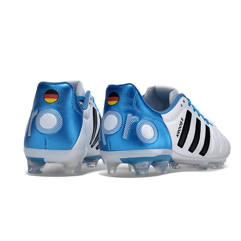 Chuteira Adidas AdiPure 11 Pro FG Branca e Azul - Toni Kroos, detalhes do calçado com fundo azul e branco.