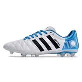Chuteira Adidas AdiPure 11 Pro FG Branca e Azul - Toni Kroos Lateral do produto com detalhes em azul e preto.