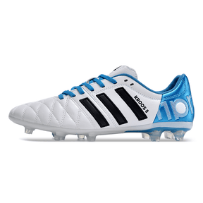 Chuteira Adidas AdiPure 11 Pro FG Branca e Azul - Toni Kroos Lateral do produto com detalhes em azul e preto.