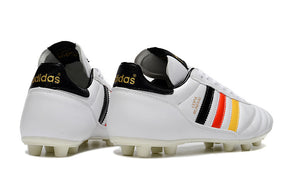 Chuteira Adidas Copa Mundial FG Branca, Amarela e Preta com design tricolor e sola para gramados naturais.