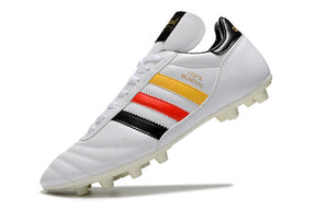 Chuteira Adidas Copa Mundial FG Branca, Amarela e Preta com design clássico e vibrante para desempenho em campo.