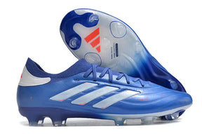 Chuteira Adidas Copa Pure+ FG Azul, ideal para desempenho e conforto, design moderno em azul vibrante.