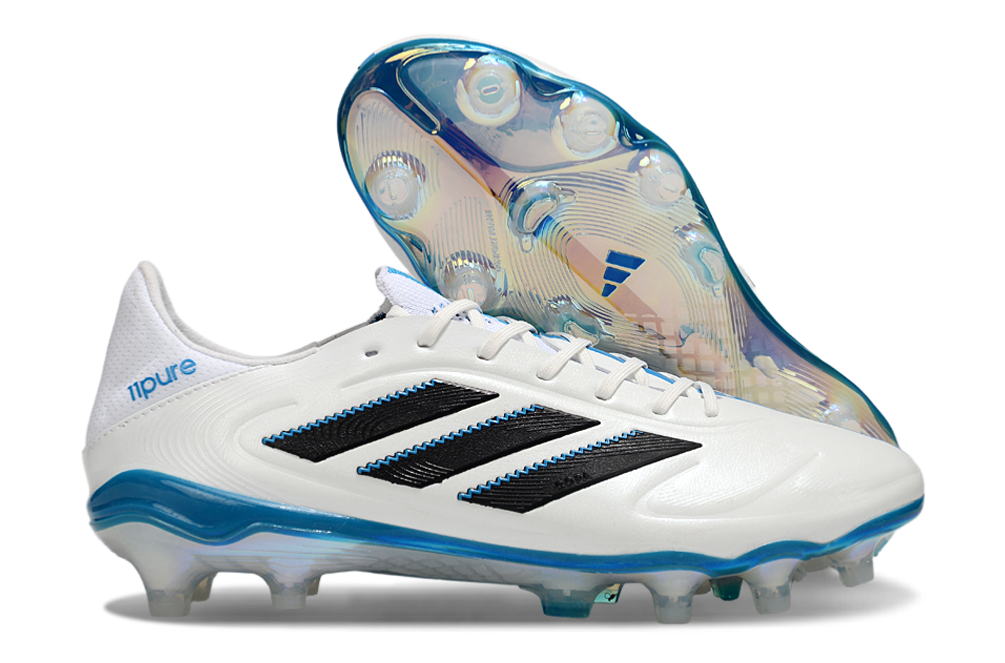Chuteira Adidas Copa Pure III Elite FG - Branca e Azul com sola FG avançada para tração excepcional e controlo preciso.