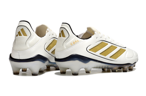 Chuteira Adidas Copa Pure III Elite FG -Branca e Dourada, com design elegante e sola FG para ótima tração.