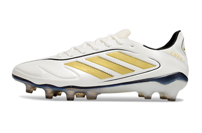 Chuteira Adidas Copa Pure III Elite FG -Branca e Dourada em design elegante com detalhes dourados.