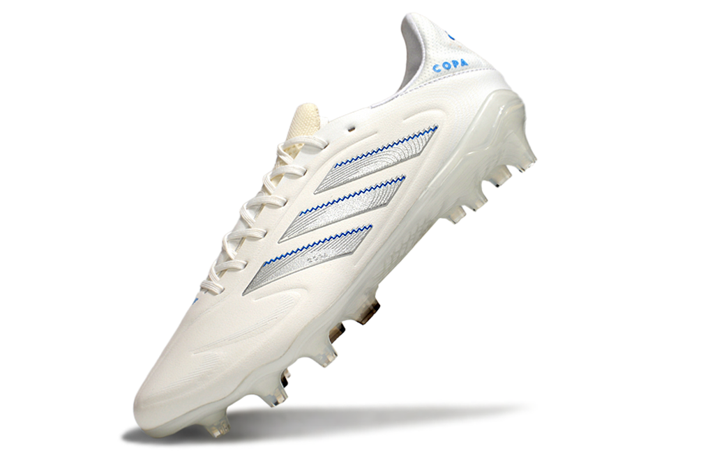 Chuteira Adidas Copa Pure III Elite FG - Branca para desempenho em relvados naturais.