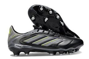 Chuteira Adidas Copa Pure III Elite FG - Preta e Cinza com sola FG e sistema de pernos para tração e controlo.
