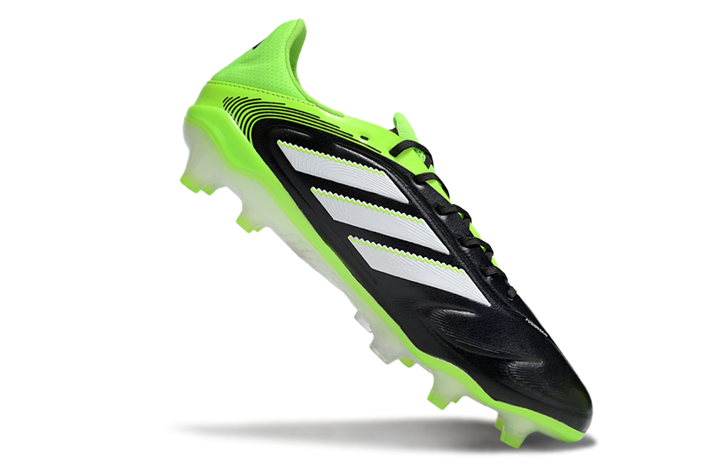 Chuteira Adidas Copa Pure III Elite FG - Preto e Amarelo com design inovador e tração excepcional.