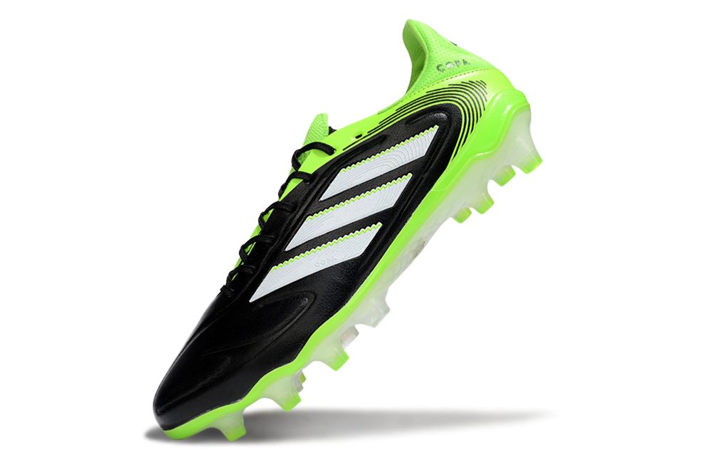 Chuteira Adidas Copa Pure III Elite FG - Preto e Amarelo com design inovador em preto e verde.
