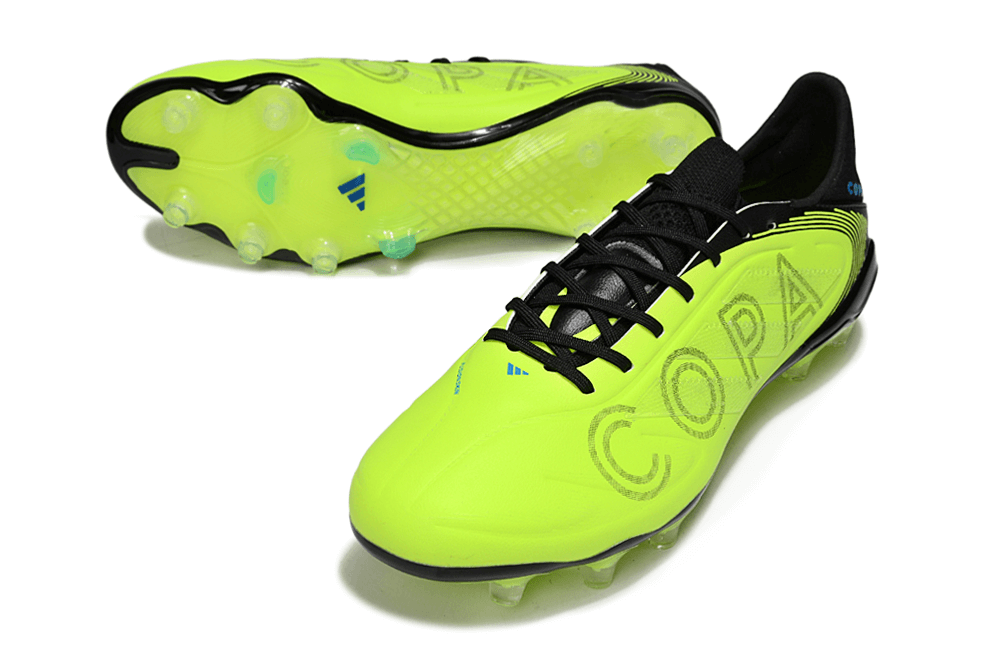 Chuteira Adidas Copa Pure III Elite FG - Verde e Preta destacando design moderno e sola FG para desempenho em campo.