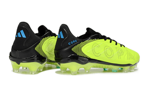 Chuteira Adidas Copa Pure III Elite FG - Verde e Preta - Detalhe traseiro em amarelo e preto com logo Adidas.