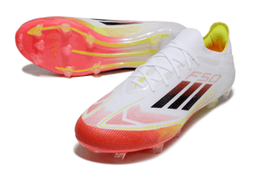Chuteira Adidas F50.1 FG Branca e Laranja com design moderno e tecnologia de ponta, ideal para futebol.