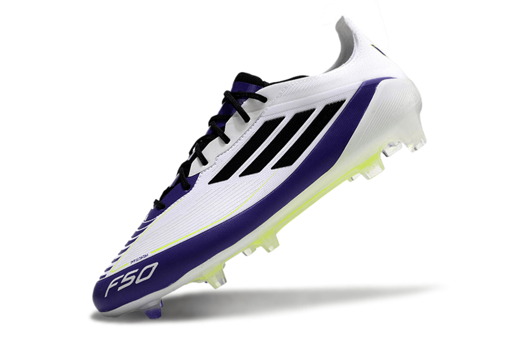 Chuteira Adidas F50.1 FG Branca, Roxa e Preta em ângulo com detalhes em preto e roxo.