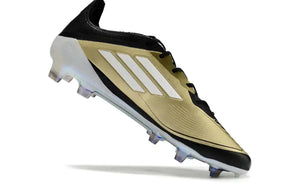 Chuteira Adidas F50.1 FG Dourada, Preta e Branca em ângulo, destacando seu design elegante e performance.