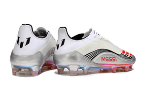 Chuteira Adidas F50 Elite FG Messi - Branca, com design leve e tecnologia avançada para performance superior no campo.