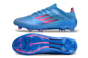 Chuteira Adidas F50 FG Azul e Rosa lateral e sola, ideal para desempenho em campo.