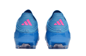 Chuteira Adidas F50 FG Azul e Rosa vista traseira, destacando design e logo em azul e rosa.