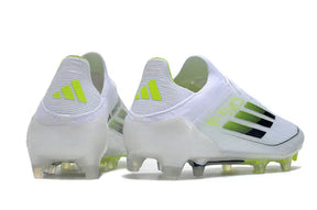 Chuteira Adidas F50 FG Branca e Verde com design moderno e tecnologia de ponta.