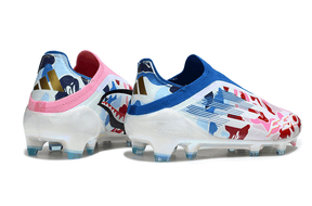 Chuteira Adidas F50 FG Elite Ed. "Bape": Detalhes da parte traseira em cores vibrantes e design estilizado.