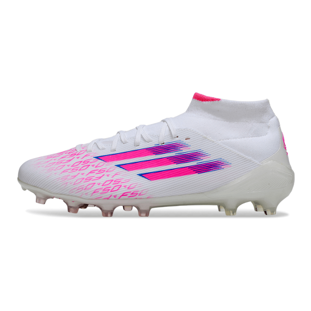 Chuteira Adidas F50 FG Elite Bota - Branca e Rosa lateral com design moderno e performance elevada.