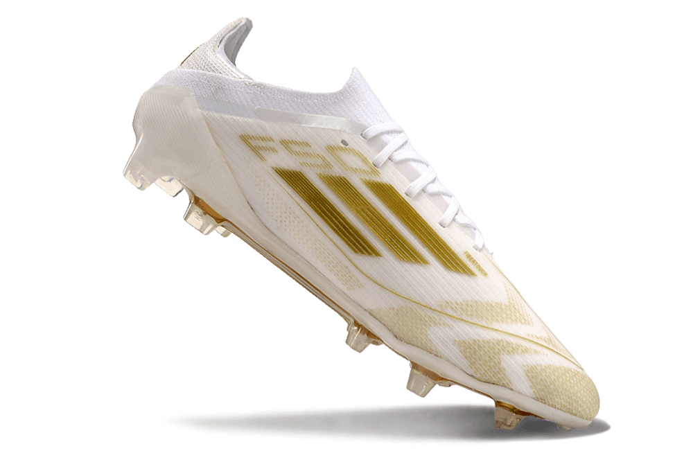 Chuteira Adidas F50 FG Elite Branca e Dourada destacando design e tecnologia futebolística.