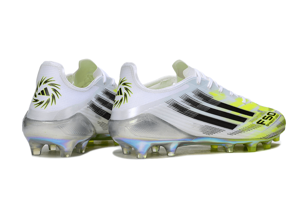 Chuteira Adidas F50 FG Elite - Branca e Verde, modelo com design moderno e tecnologia avançada para desempenho em campos.