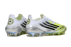 Chuteira Adidas F50 FG Elite - Branca e Verde, modelo com design moderno e tecnologia avançada para desempenho em campos.