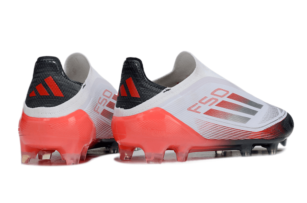 Chuteira Adidas F50 FG Elite Branca, Vermelha e Preta, traseira com design moderno e tecnologia avançada.
