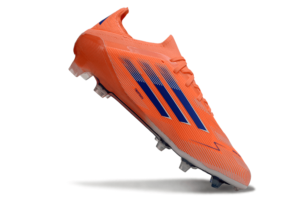 Chuteira Adidas F50 FG Elite Laranja em destaque, ideal para performance e conforto em campo.