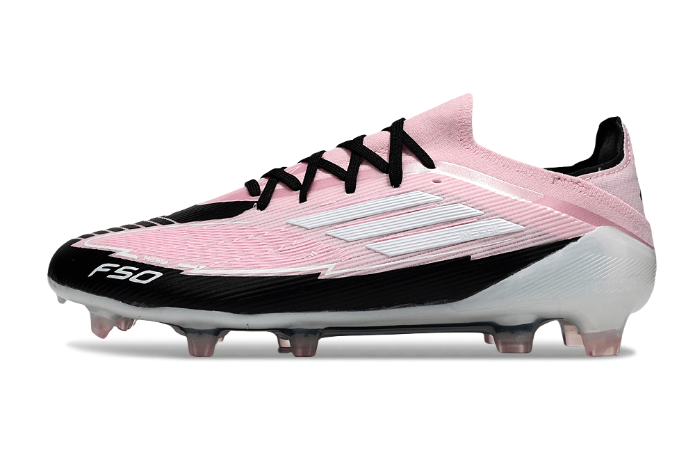 Chuteira Adidas F50 FG Elite "Messi" Cinza e Preta em destaque, com design moderno e tecnologia avançada.